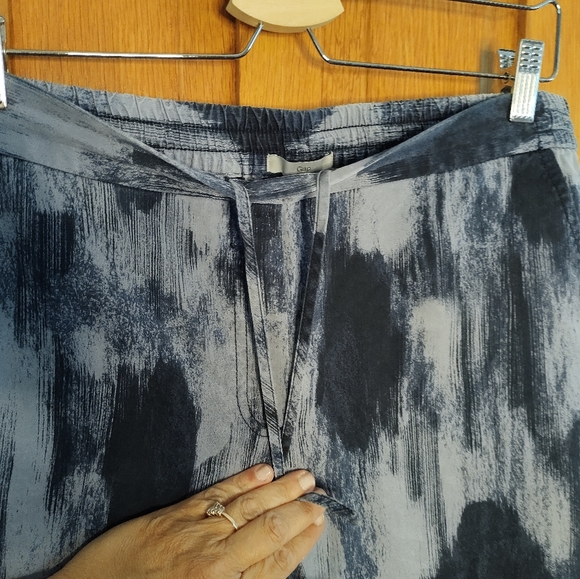 Gap blue flowy ankle length dressy joggers - Picture 7 of 9